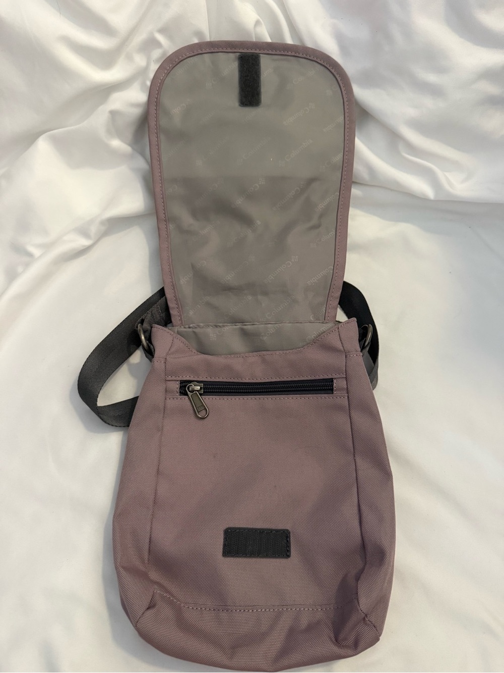 NWOT Columbia Sportswear Company Women's O/S Crossbody Bag - Picture 4 of 8